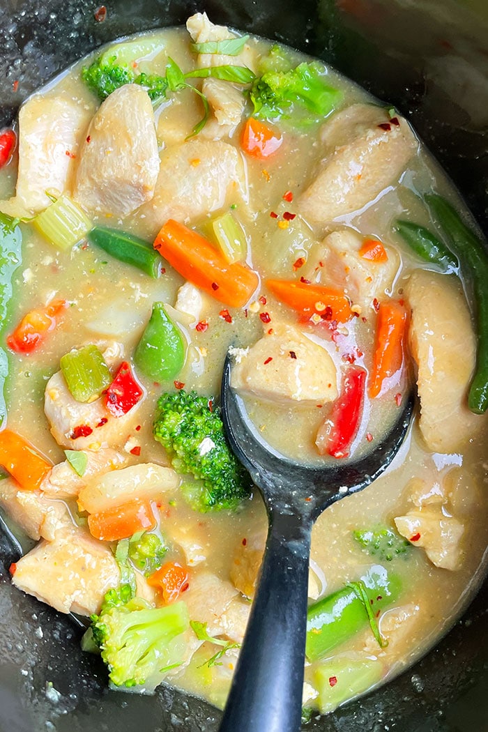 Easy Thai Green Chicken Curry in Black Slow Cooker